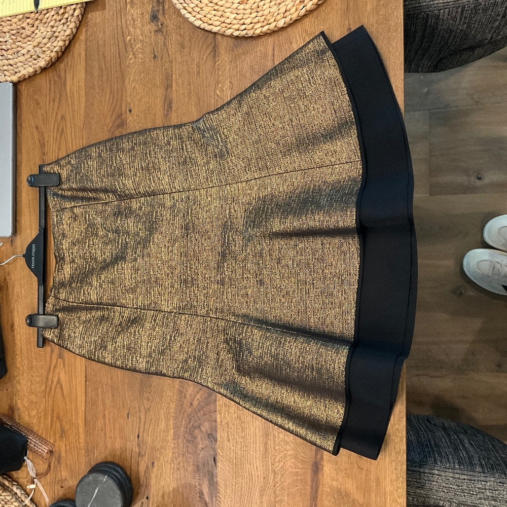Carolina Herrera Gold Skirt - size 4